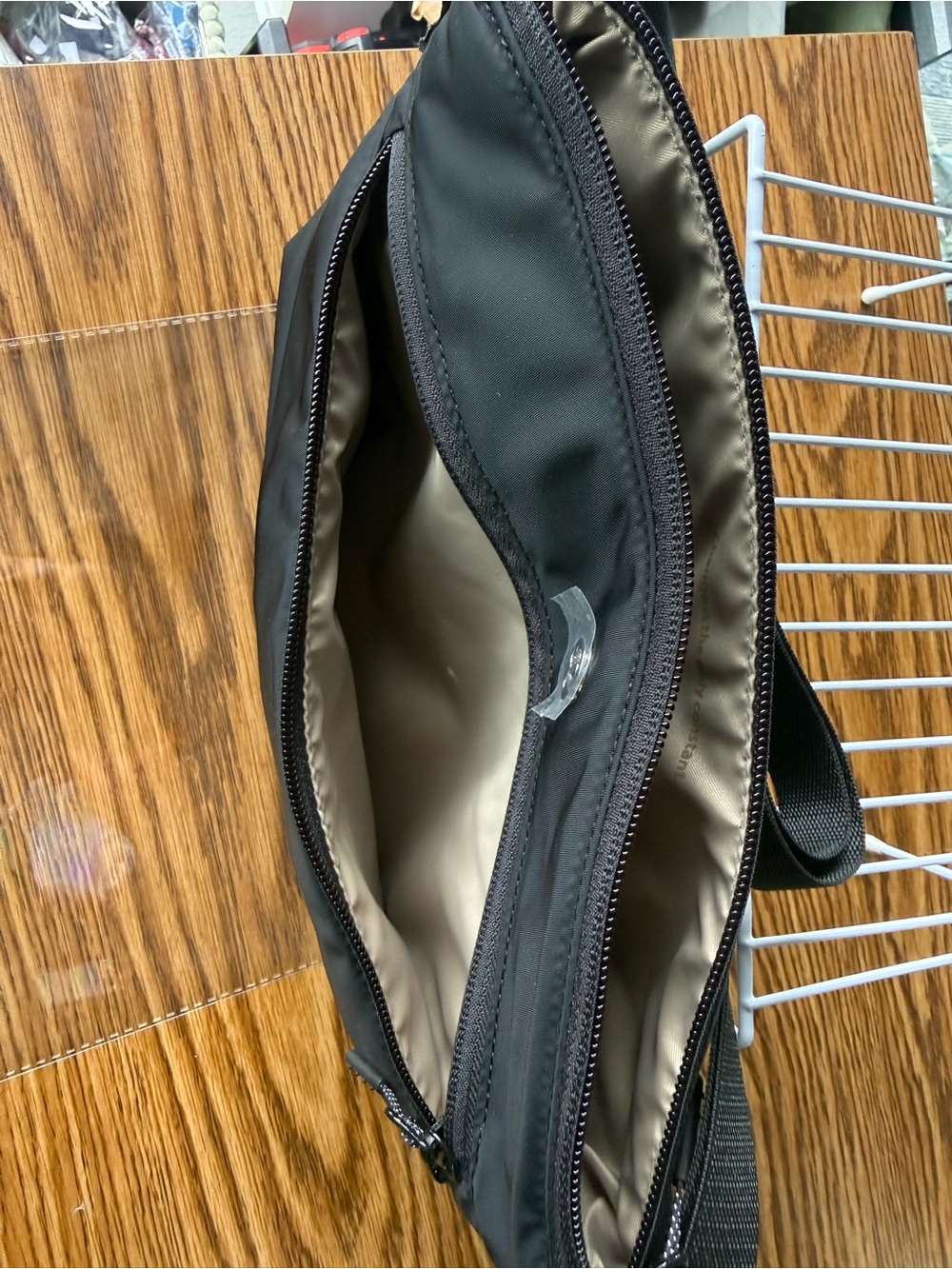 lululemon athletica 2L Black Crossbody Bag - Picture 3 of 5